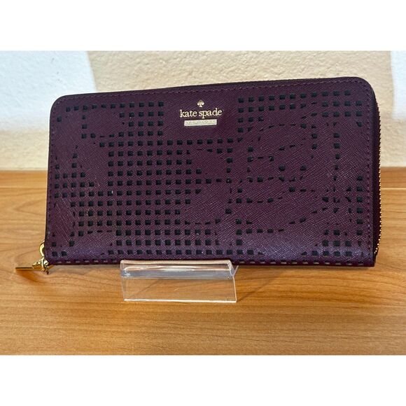 Kate Spade Cameron Street Perforated Rose Lacey Wallet in Deep Plum EUC - Picture 2 of 9